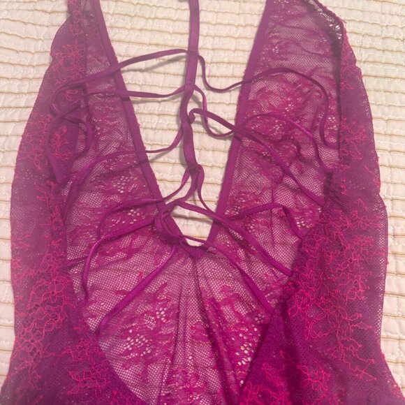 Victoria's Secret Lace Purple/Pink Lingerie Strappy Back Bodysuit Size Small - Picture 4 of 5
